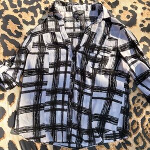 Bebe Black and White Patterned blouse